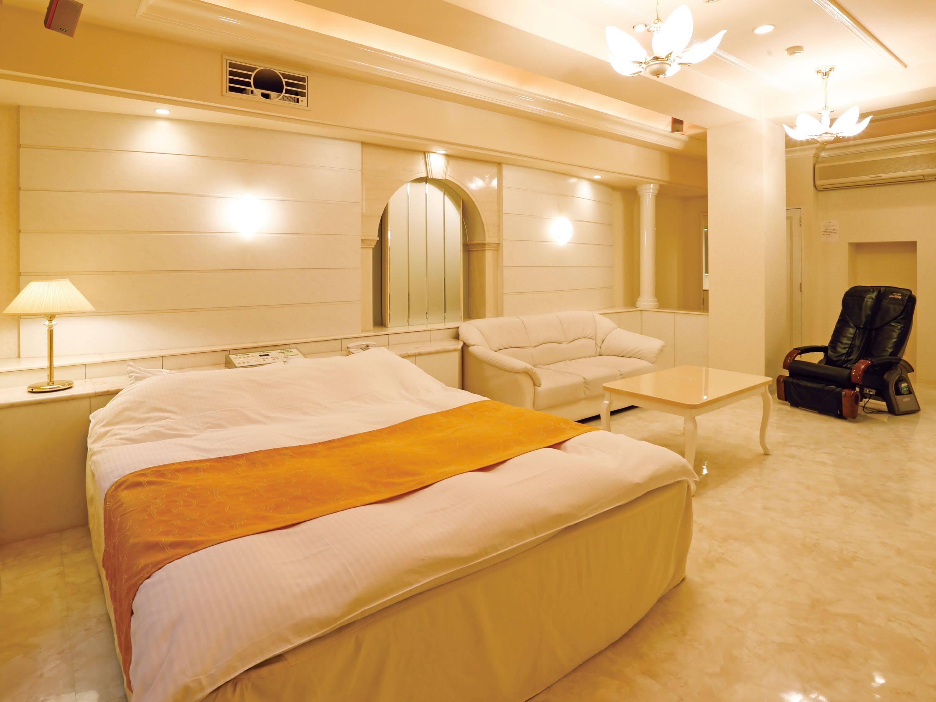 Hotel Fine Garden Juso (Adults Only) Osaka Buitenkant foto
