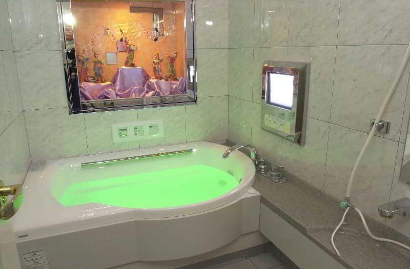 Hotel Fine Garden Juso (Adults Only) Osaka Buitenkant foto